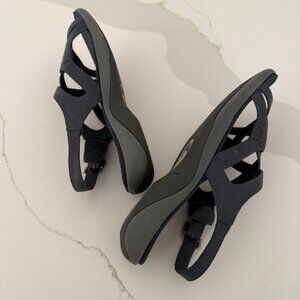 Merrel Leather Sandals Size 6.5